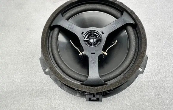 Ford Mustang VI Front door speaker FR3T18808DB FR3T18808