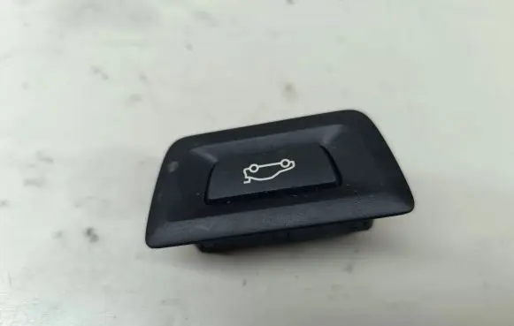 BMW 4 F32 F33 Tailgate/boot open switch button 9275119 5WF8C477