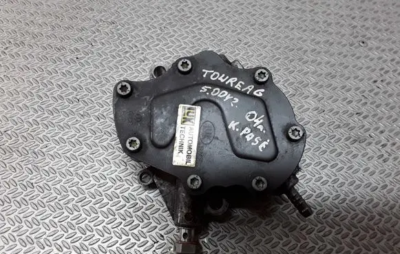 Volkswagen Touareg I Vacuum pump 07Z127025E