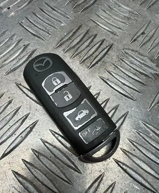 Mazda 3 III Ignition key/card SKE13801 2011DJ3486 24932