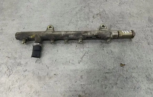 Nissan Primera Fuel main line pipe 