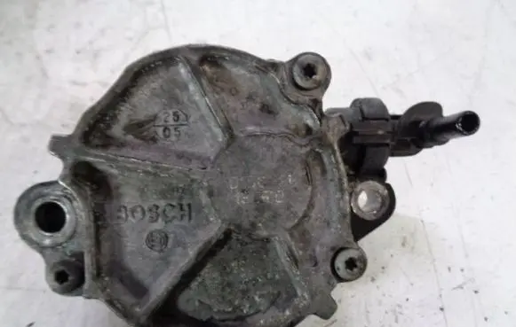 Ford Focus C-MAX Vacuum pump 