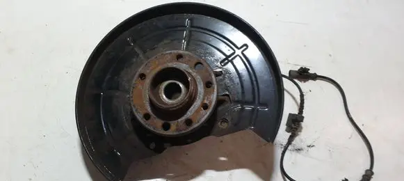 Opel Meriva B Front wheel hub M132620