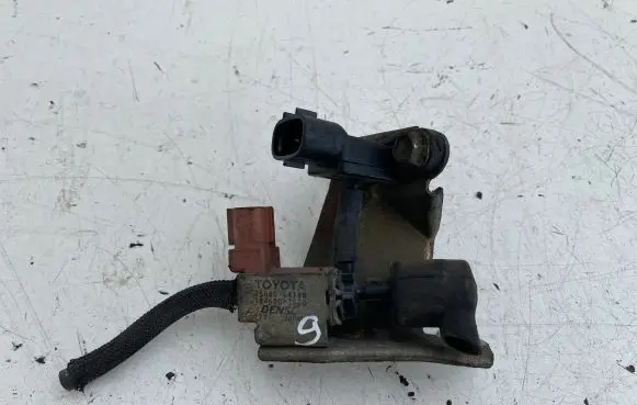 Toyota Corolla Verso E121 Turbo solenoid valve 2586064140
