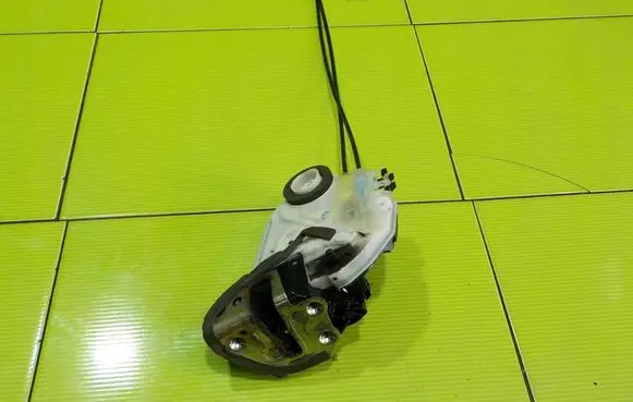 Citroen C1 Front door lock HP33