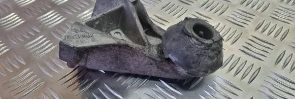 Jaguar XF X250 Engine mounting bracket 5R836061BA