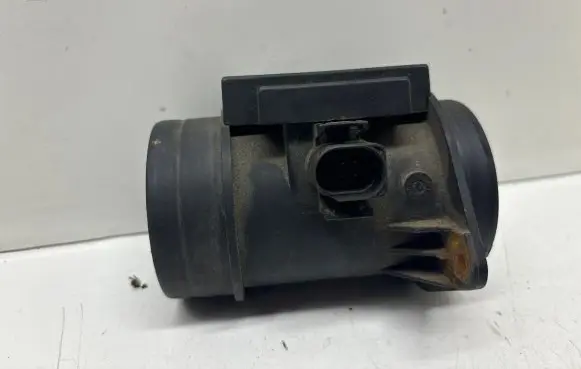 Audi A4 S4 B5 8D Mass air flow meter 71822151