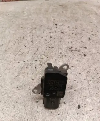 Toyota Avensis T270 Mass air flow meter 2220437010 1974005080
