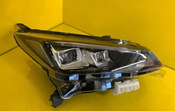 Nissan Leaf II (ZE1) Headlight/headlamp 260105SH5B