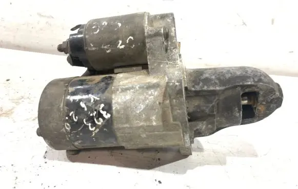 Mazda 323 F Starter motor M000t80881