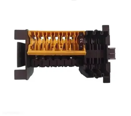 Mercedes-Benz C AMG W204 Fuse box set A2045400150