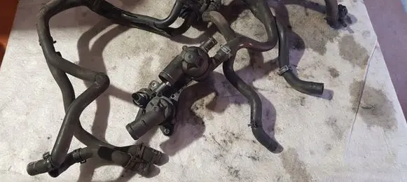 Thermostat/thermostat housing