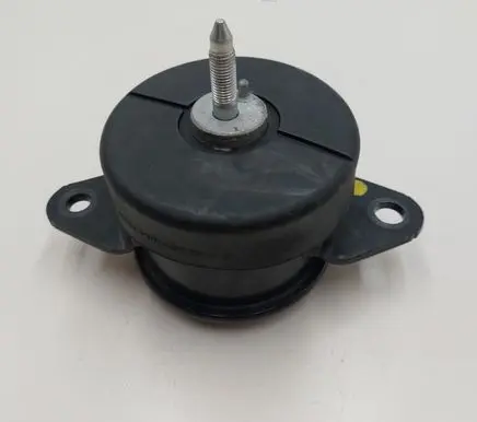 Nissan Leaf II (ZE1) Engine mount bracket