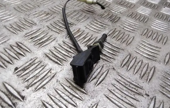 Volkswagen Transporter - Caravelle T5 Windshield washer spray nozzle 