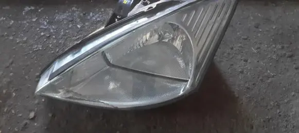 Ford Focus Headlight/headlamp