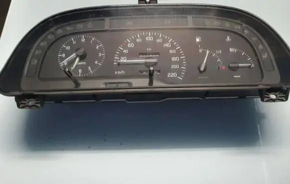 Renault Laguna I Speedometer (instrument cluster) 215716876 7700844745 216137508