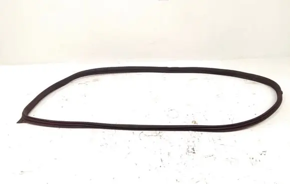 Mercedes-Benz CLS C218 X218 Front door rubber seal E04701