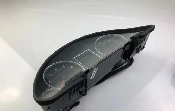 Audi A4 S4 B7 8E 8H Speedometer (instrument cluster) 8E0920900S
