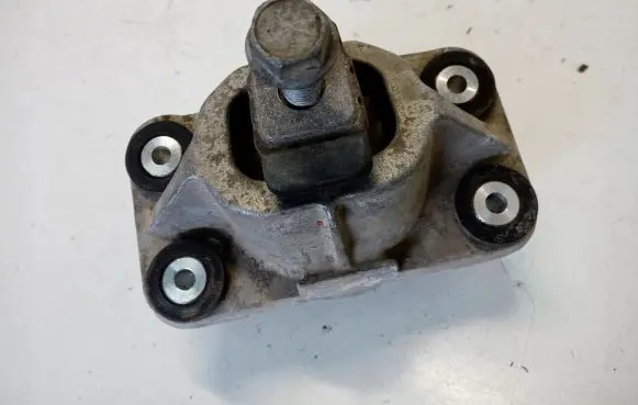 Land Rover Range Rover L405 Engine mount vacuum valve 