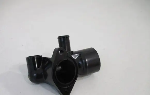 Engine coolant pipe/hose