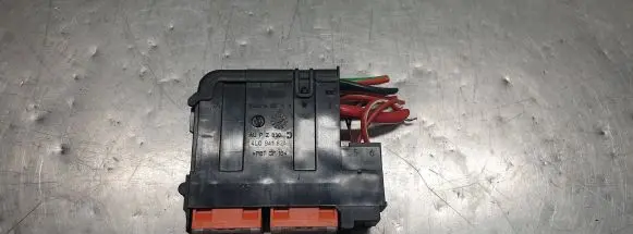 Audi A1 Fuse module 4L0941824 AUPZ030