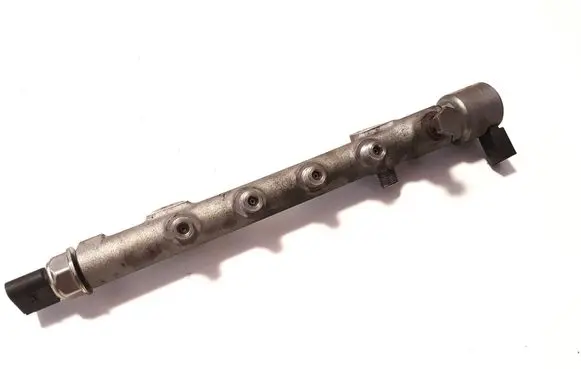Mercedes-Benz GLA W156 Fuel main line pipe A6510700700 1612250467 9307Z522A00