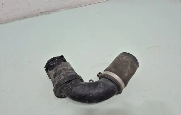 Renault Megane III Air intake hose/pipe 6670845