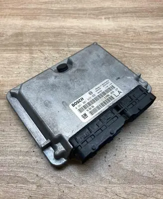Opel Vectra B Engine control unit/module ECU 90508986 0281001633