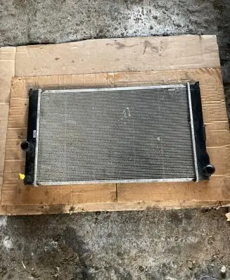 Toyota Prius (XW30) Coolant radiator