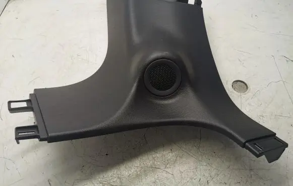 Jeep Grand Cherokee (D)pillar trim (top) 1GG60LC5AD