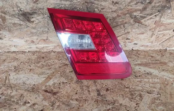 Mercedes-Benz E W212 Tailgate rear/tail lights A2128203164 483501