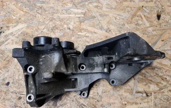 Audi A6 S6 C6 4F Fuel pump bracket 03L903143H