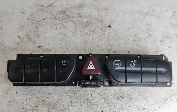 Mercedes-Benz C W203 Hazard light switch 2038214658 20946897001 3306010200