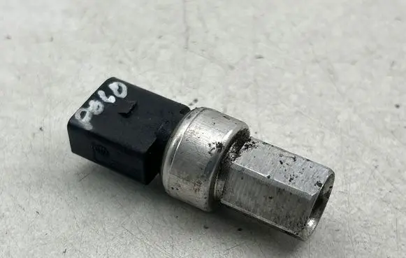 Volkswagen Polo V 6R Air conditioning (A/C) pressure sensor 1K0959126D 35210 520P0905