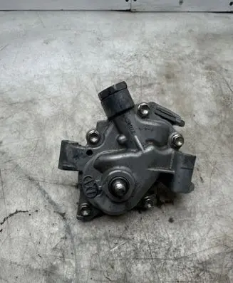Toyota C-HR I Oil pump 37040