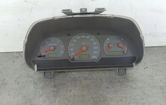 Volvo S40, V40 Speedometer (instrument cluster) 30889706B