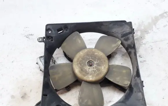 Mitsubishi Galant Radiator cooling fan shroud 1049933012 104993-3012