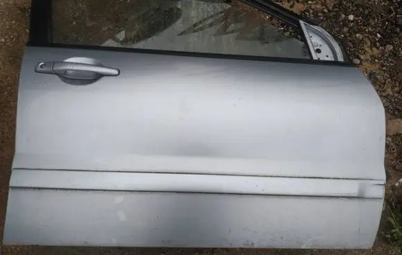 Mitsubishi Lancer Front door trim (molding) 