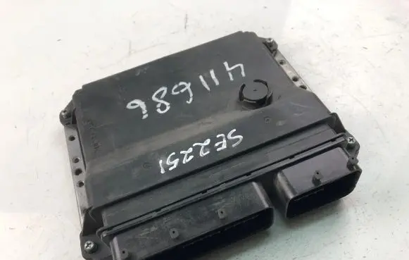 Toyota Avensis T270 Engine control unit/module ECU 8966105M30