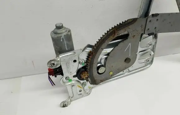 Chrysler 300M Rear door window regulator motor 40211098603