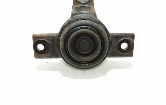 Hyundai Santa Fe Engine mount bracket