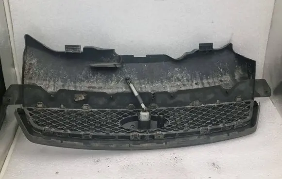 Ford Focus Front grill 4M518C436A
