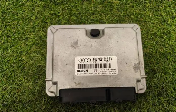 Audi A4 S4 B5 8D Engine control unit/module 038906018FD 28SA3917 0281001966