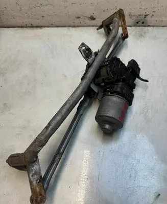 Skoda Octavia Mk1 (1U) Front wiper linkage and motor 0390241531 1J1955113C