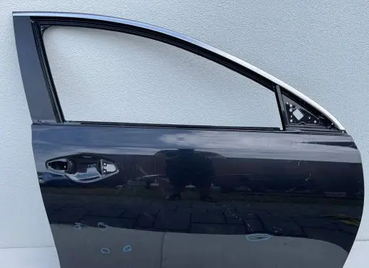 KIA Xceed Front door