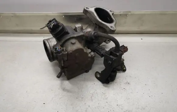 Toyota Corolla E120 E130 Throttle valve 8967221020