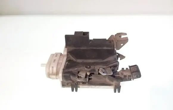 Audi A4 S4 B5 8D Front door lock 4A1837016B