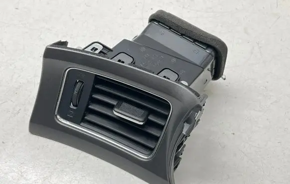 Nissan Pulsar Dashboard side air vent grill/cover trim