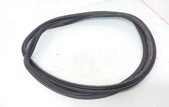 BMW 1 E81 E87 Trunk rubber seal (body) 
