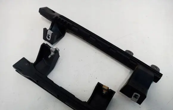 Citroen C3 Aircross Door glass rail 13454327